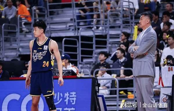 爱奇艺体育官网-唉！3首发运动战0分，6替补23中4，谁打的好换谁，粤迷直呼看不懂